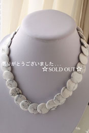 - Howlite SV チョーカー -