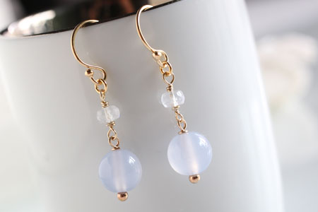 - Blue Calcedony ポイントピアス -