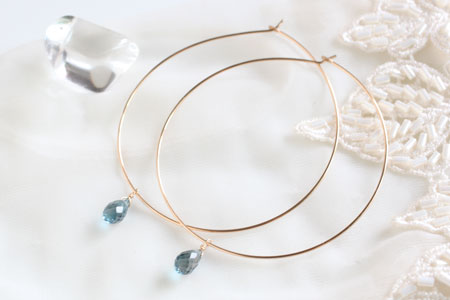 - Blue Topaz フープピアス -