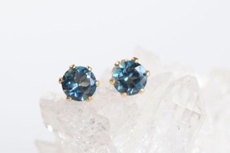 - London Blue Topaz スタッドピアス -