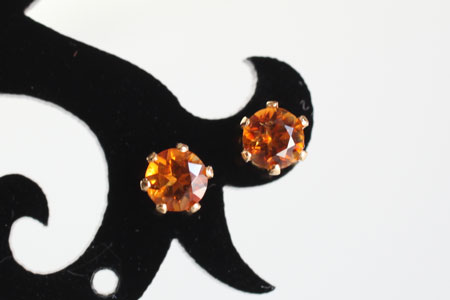 - Citrine スタッドピアス -
