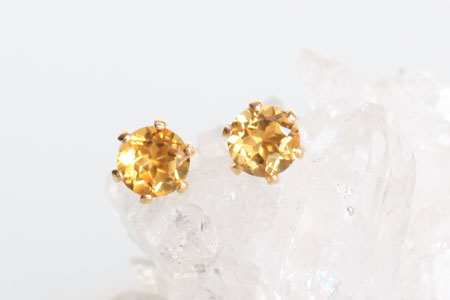 - Citrine スタッドピアス -