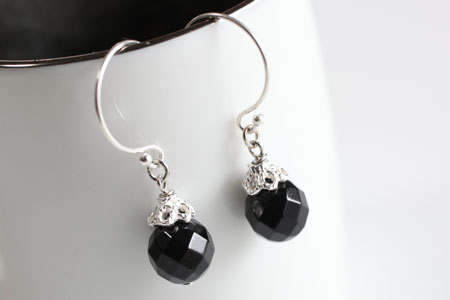 - Onyx SV ポイントピアス -