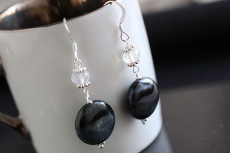 - Blue Tiger eye SV ピアス -