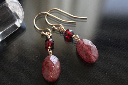- Muscovite & Garnet k14gf ピアス -