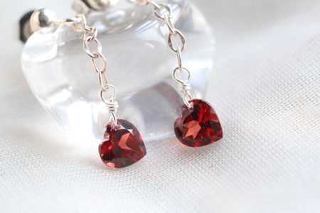 - Garnet ハート SVピアス -