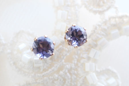 - Iolite スタッドピアス -