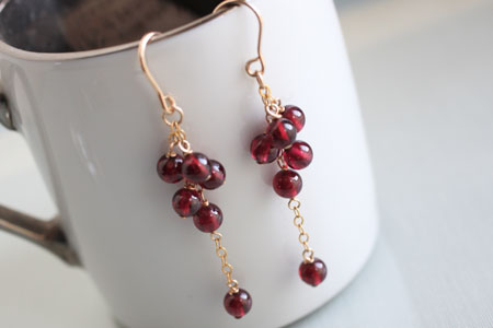 - Garnet バブルピアス -