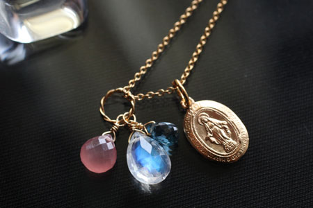 - Trinity & Miraculous Medal k14gf NK -